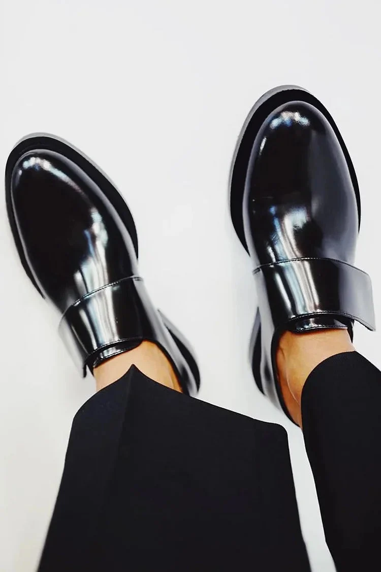 Damen Slipper Lackoptik Loafer