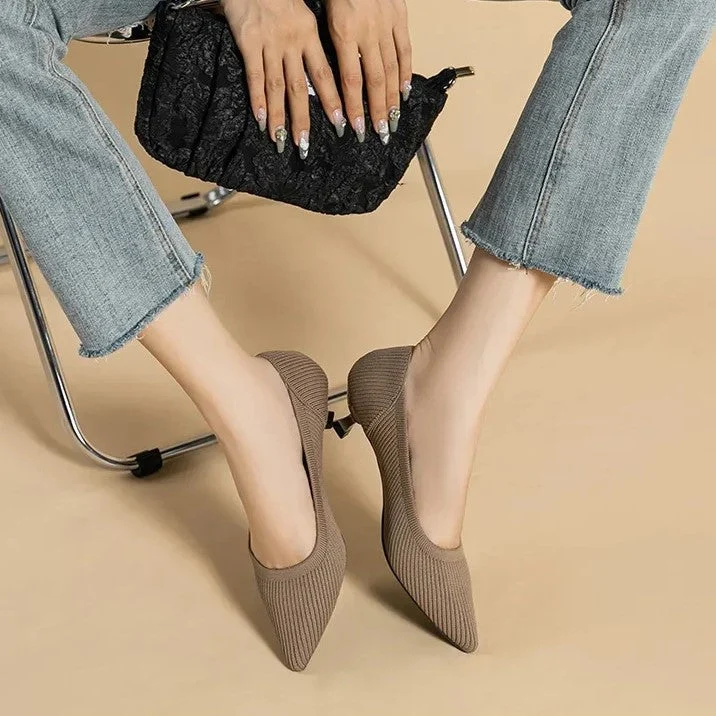 Damen Kitten Heel Pumps Spitze Zehenpartie