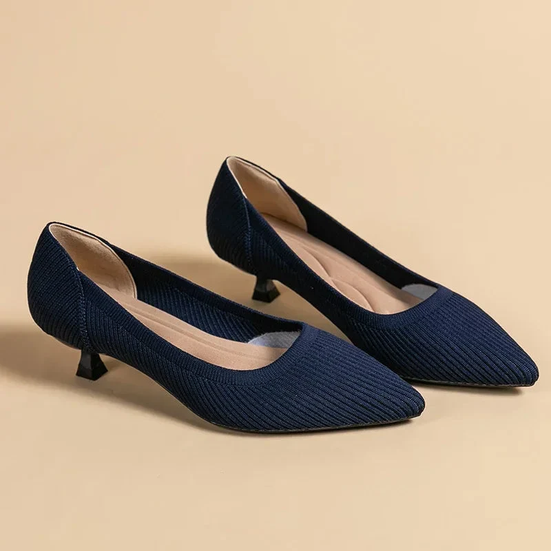 Damen Kitten Heel Pumps Spitze Zehenpartie