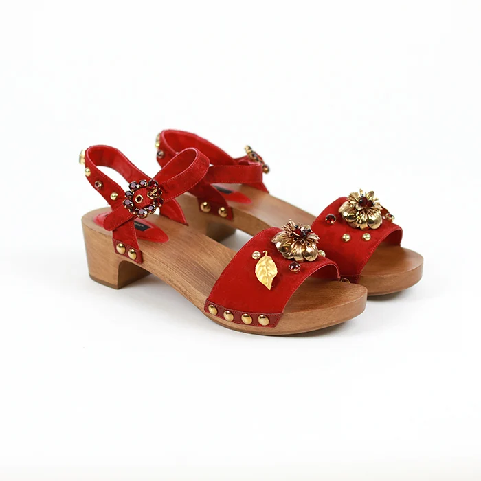 Dolce&Gabbana Aufwändig verzierte Holzsandalen