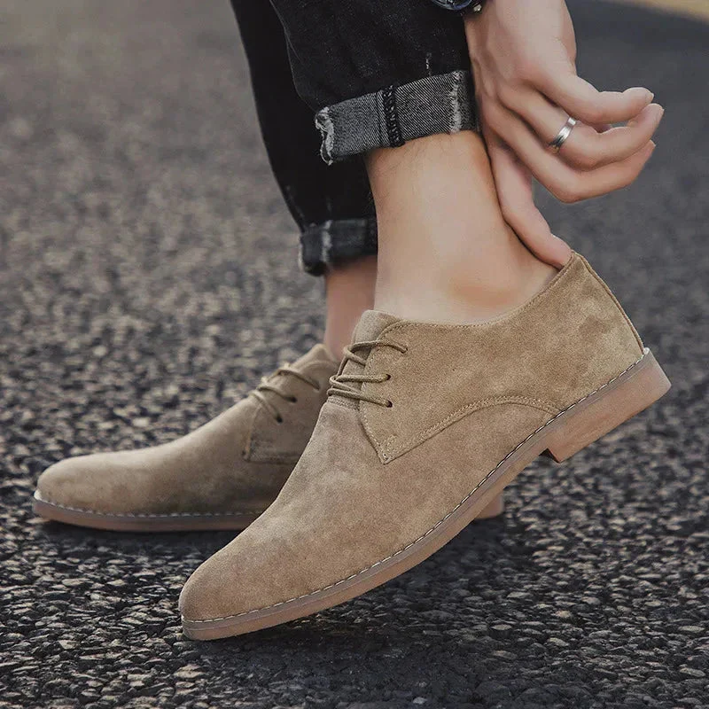 Herren-Schnürschuhe aus Wildleder im Oxford-Stil