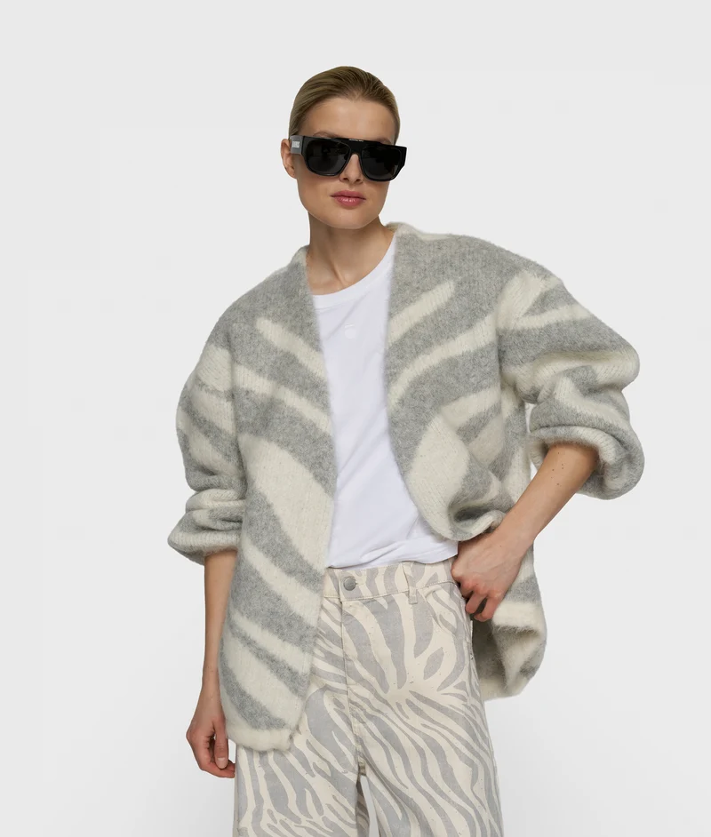knit cardigan zebra ecru