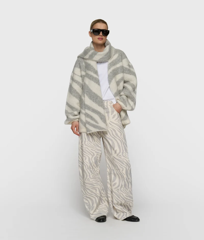 knit cardigan zebra ecru