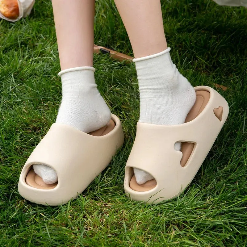 Steigern Sie Ihren Komfort mit Damen-Sommer-Plateau-Slippern.