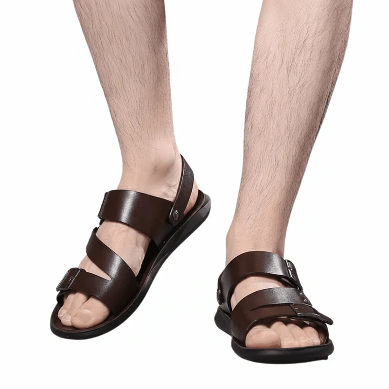 Verstellbare Herren-Sandalen mit gekreuzten Riemen