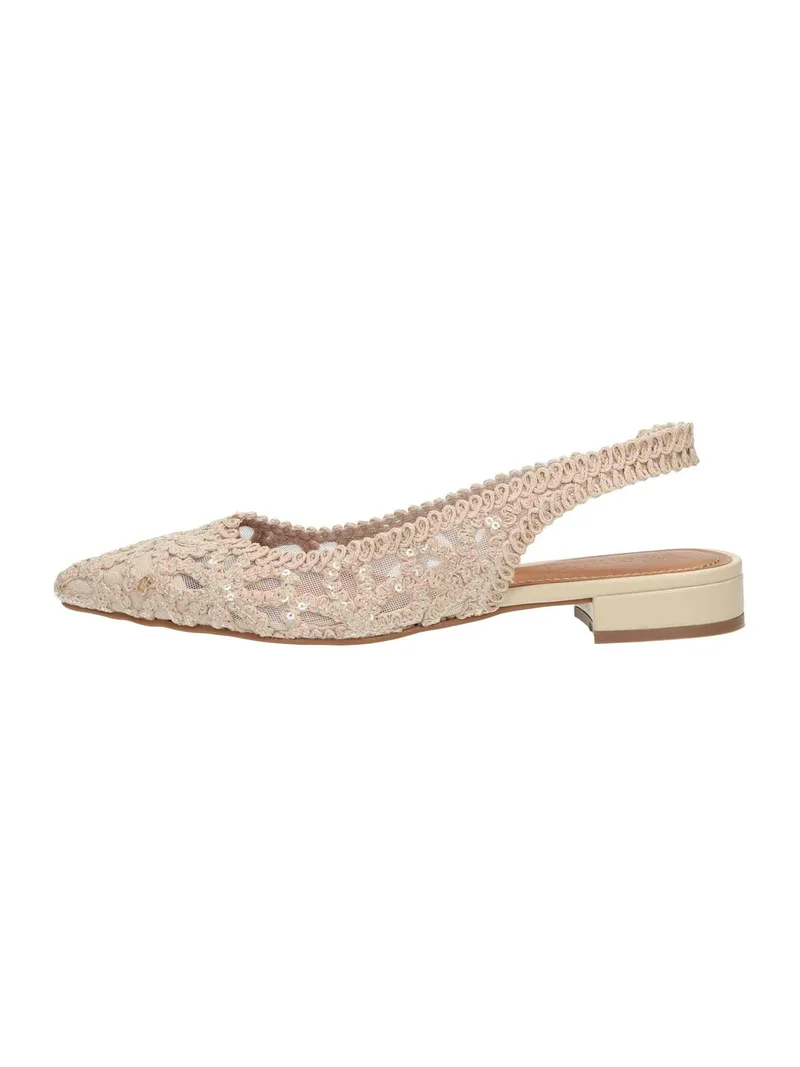 372053 Crochet cream