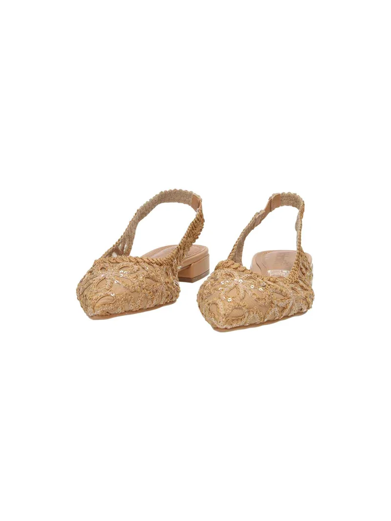 372053 Crochet amber