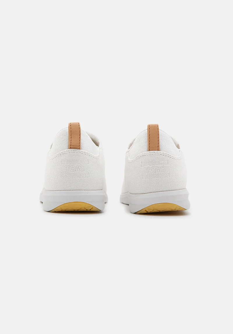 10016394 WM Cabrillo Canvas white