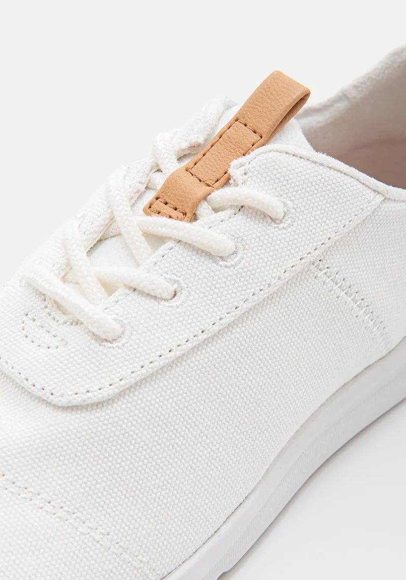 10016394 WM Cabrillo Canvas white