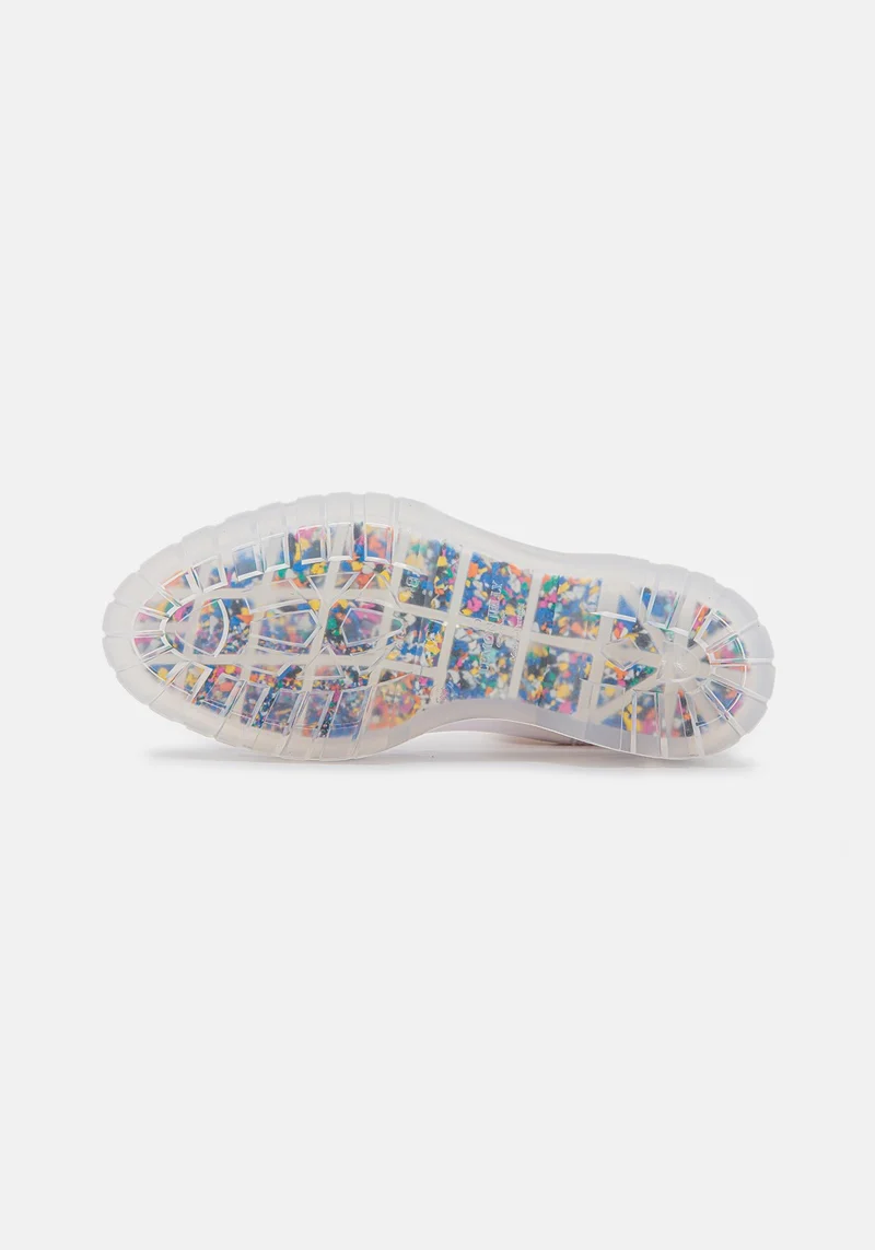 Ravyn 01 transparent