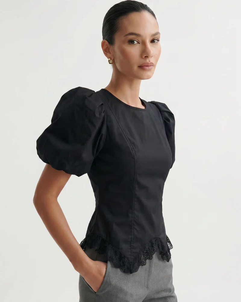 Short-Sleeved Top Floral Edge