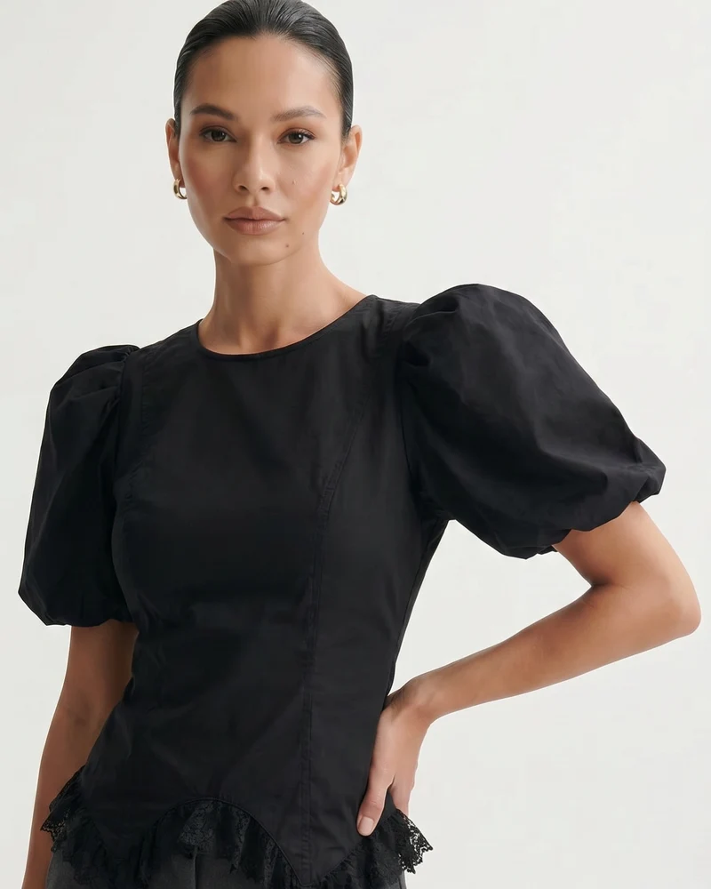 Short-Sleeved Top Floral Edge