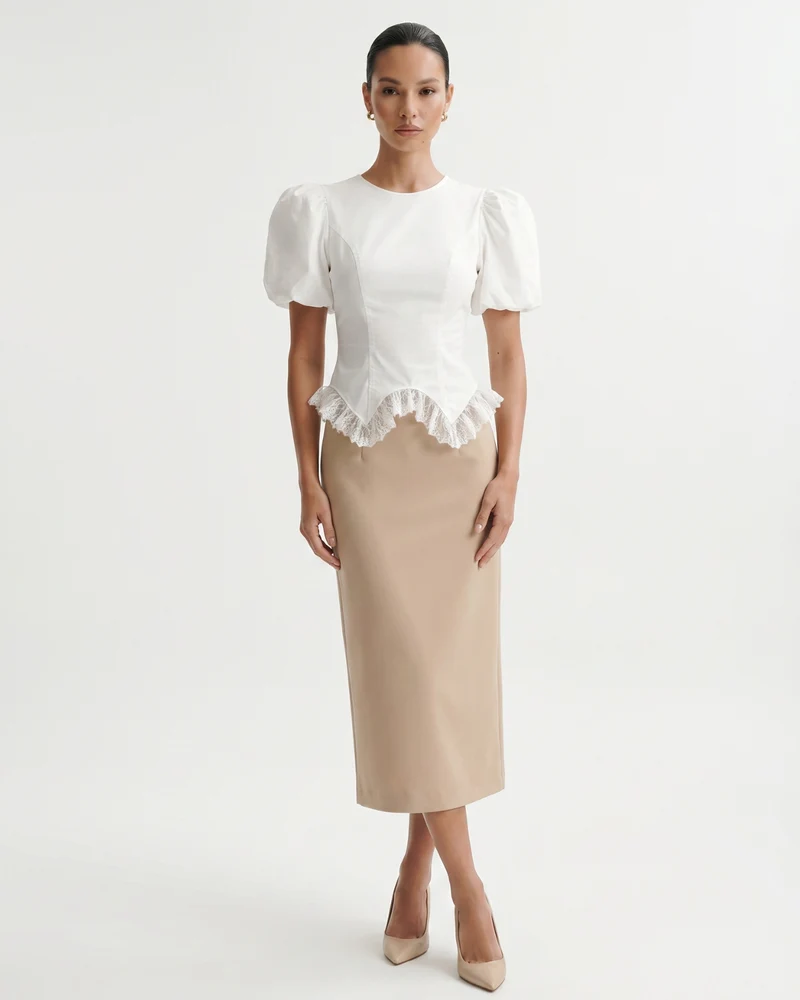 Short-Sleeved Top Floral Edge