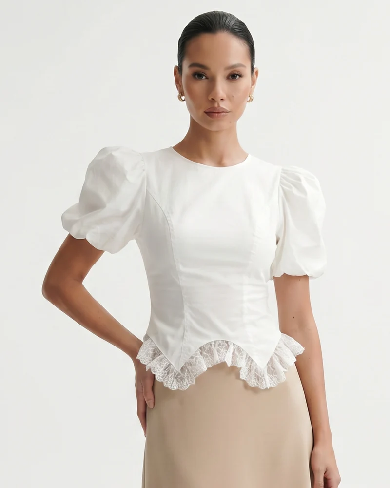 Short-Sleeved Top Floral Edge