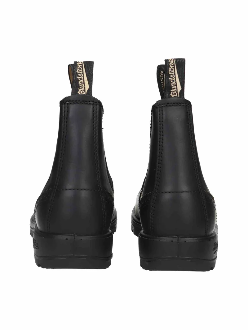 2443 Men Brogued black Leather