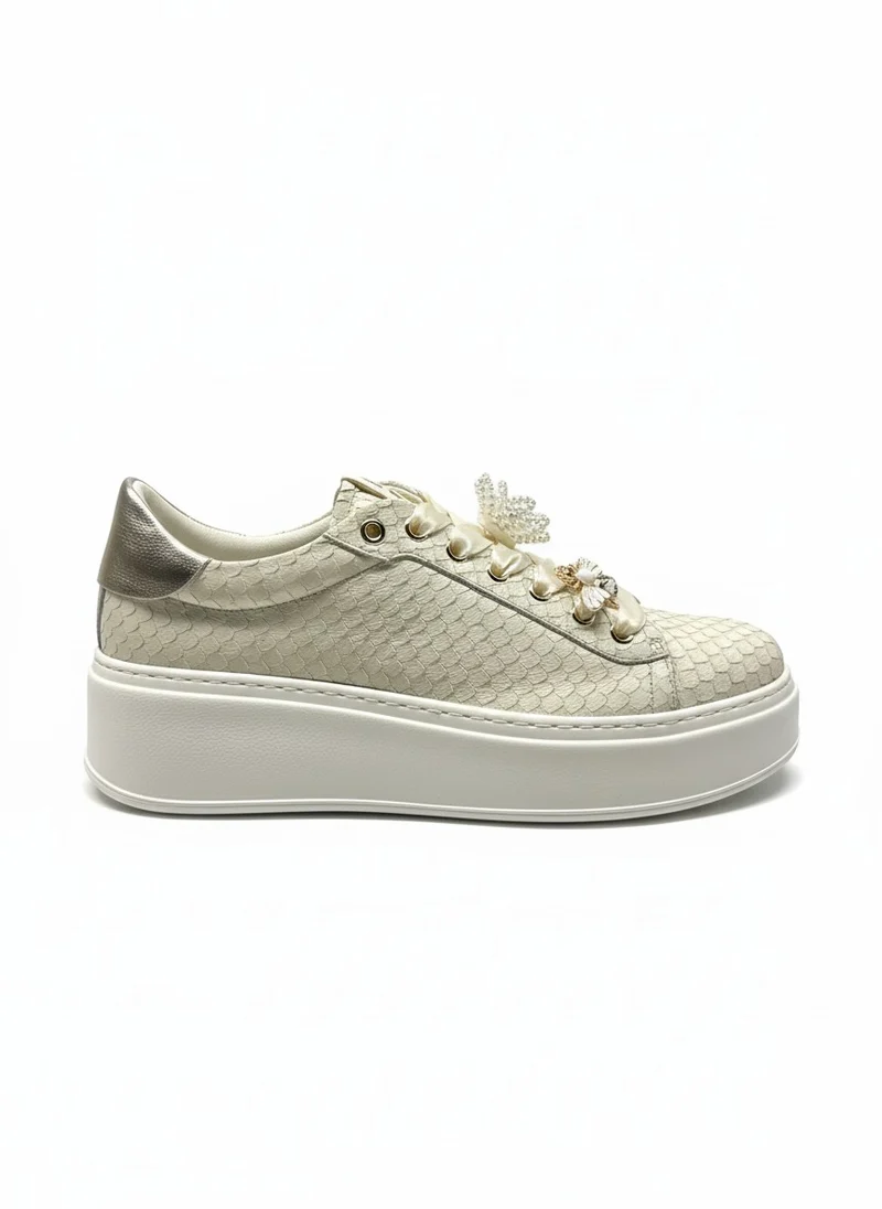 PIA604A white