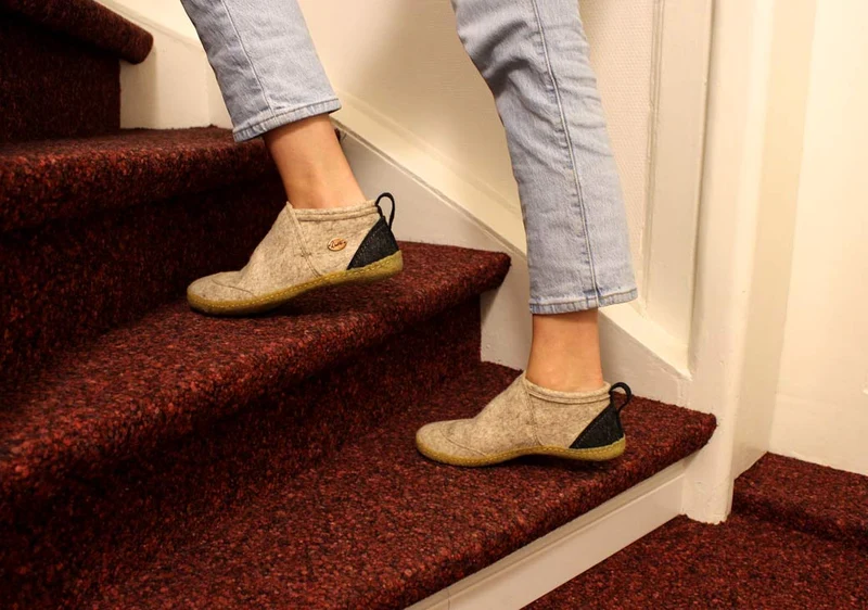 Taiga - hoher Filzhausschuh mit rutschhemmender Gummisohle, beige