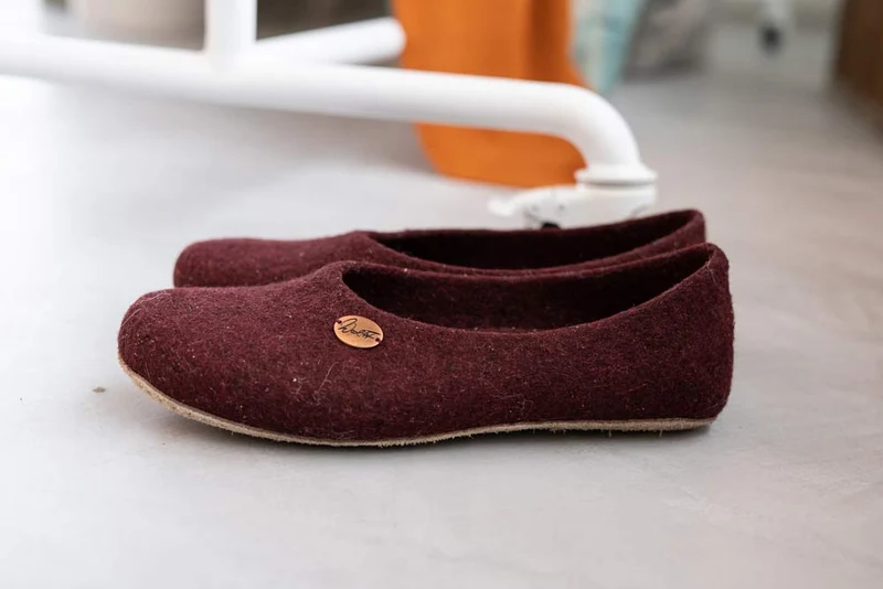 Ballerina-Hausschuhe aus Filz, dark cherry