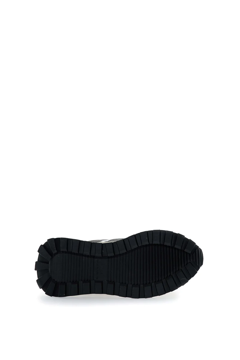 Qwark Hype Woman. Metallic Brushed Goat/Nylon silver grey