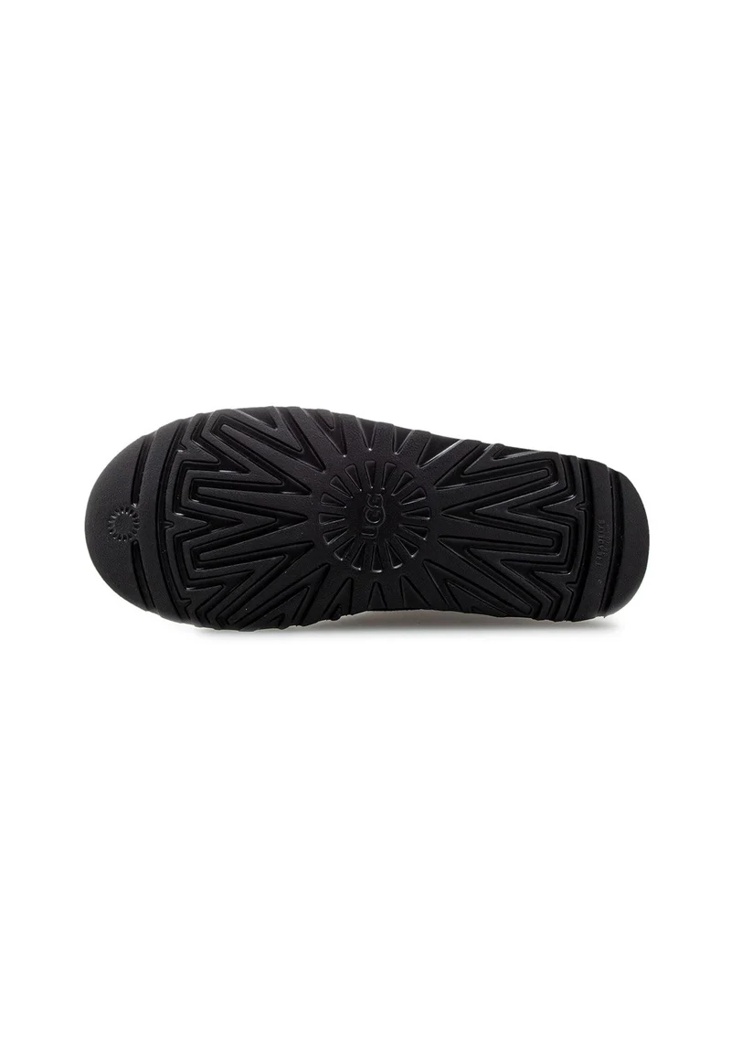 M Neumel Chelsea black