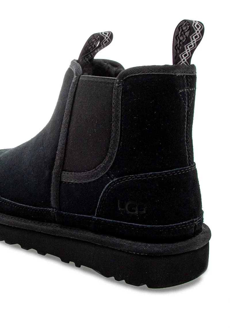 M Neumel Chelsea black