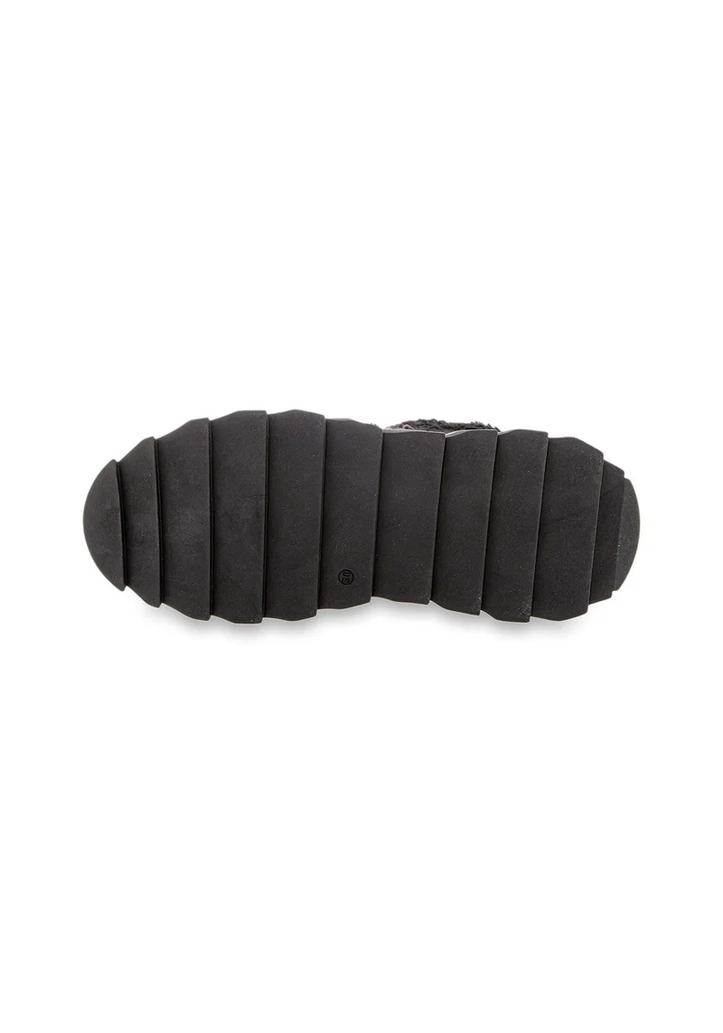 Lyla 1 black