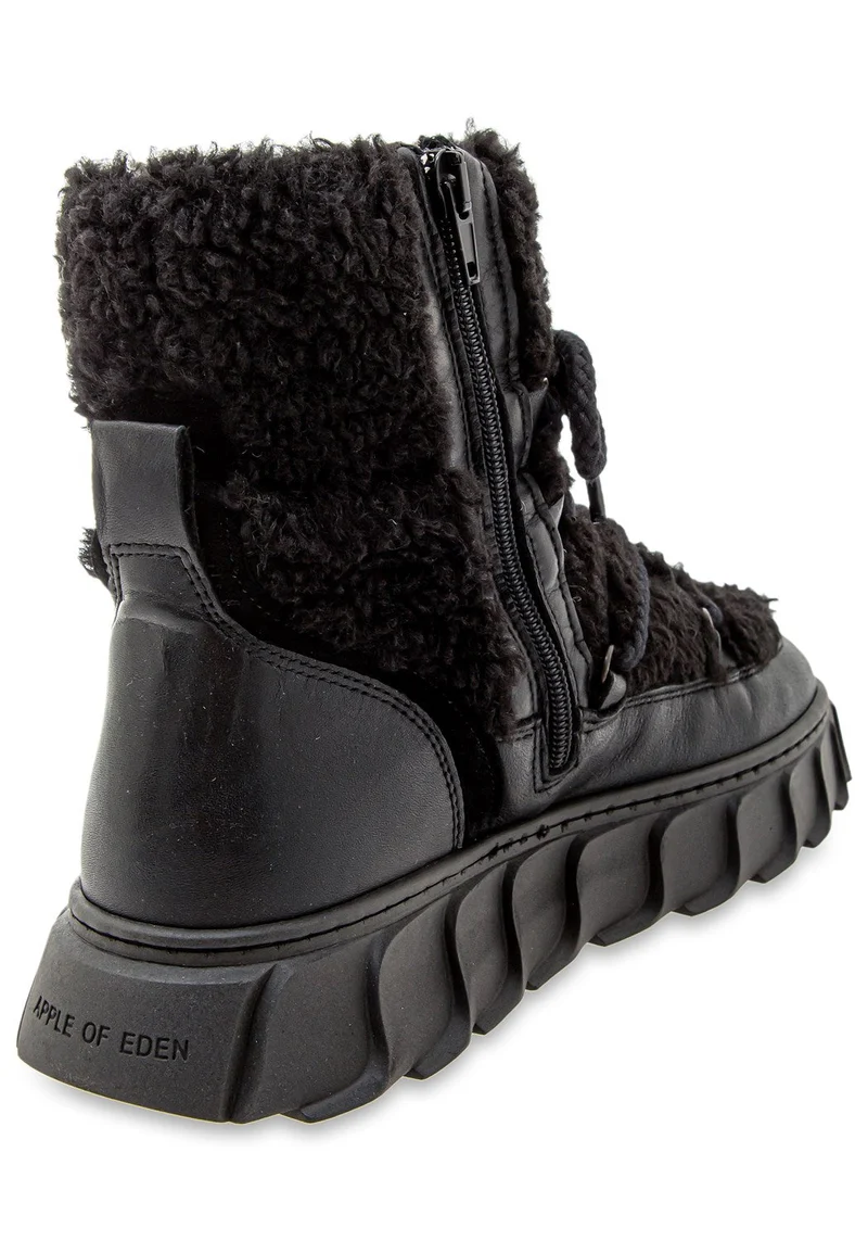 Lyla 1 black