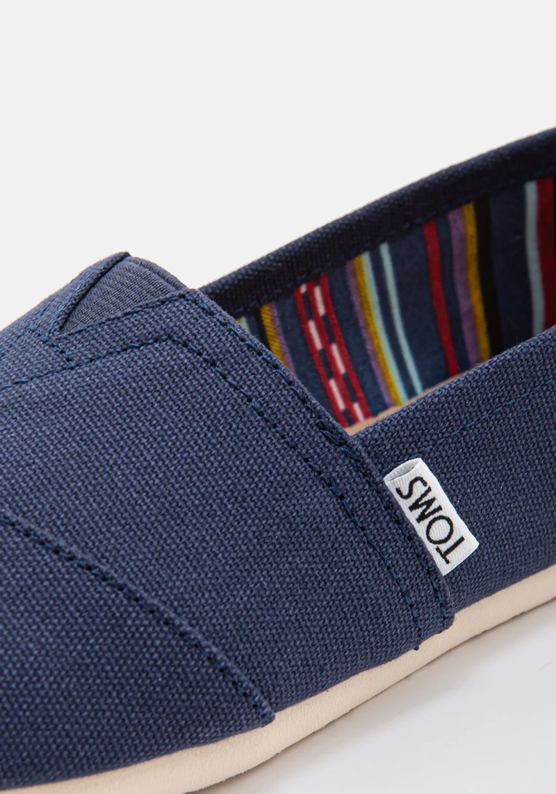 10000873 WM Canvas CLSC navy