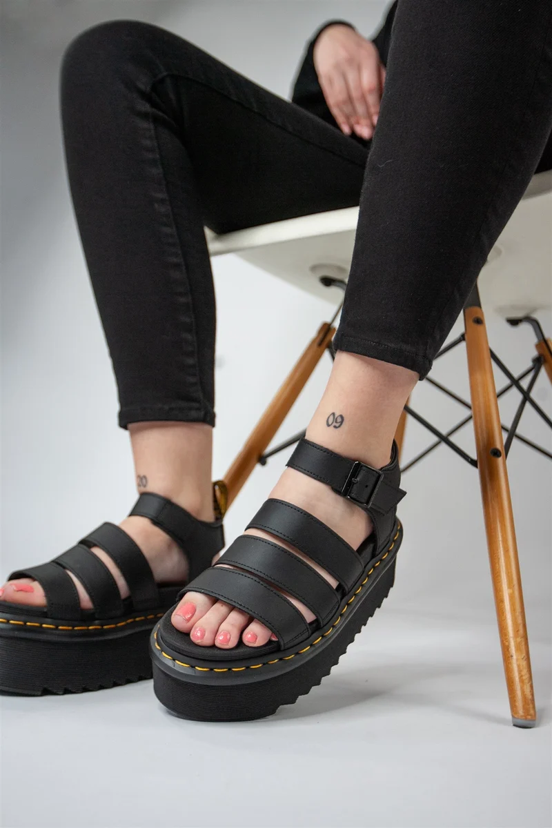 Blaire Quad Hydro Leather black